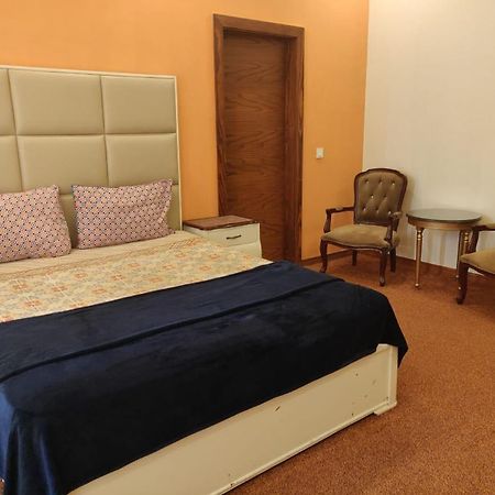 Zaib Guest House E-11 Исламабад Экстерьер фото