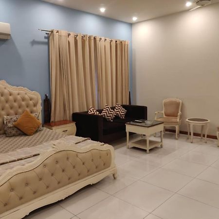 Zaib Guest House E-11 Исламабад Экстерьер фото