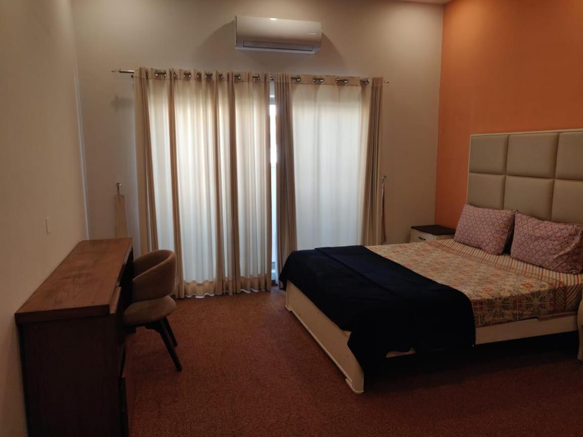 Zaib Guest House E-11 Исламабад Экстерьер фото