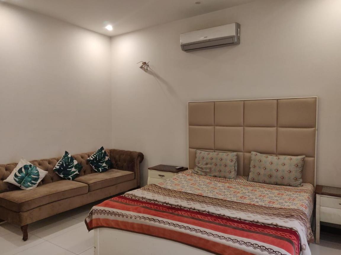 Zaib Guest House E-11 Исламабад Экстерьер фото