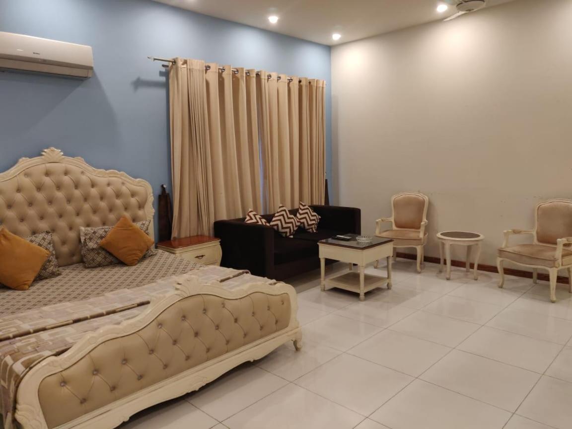 Zaib Guest House E-11 Исламабад Экстерьер фото