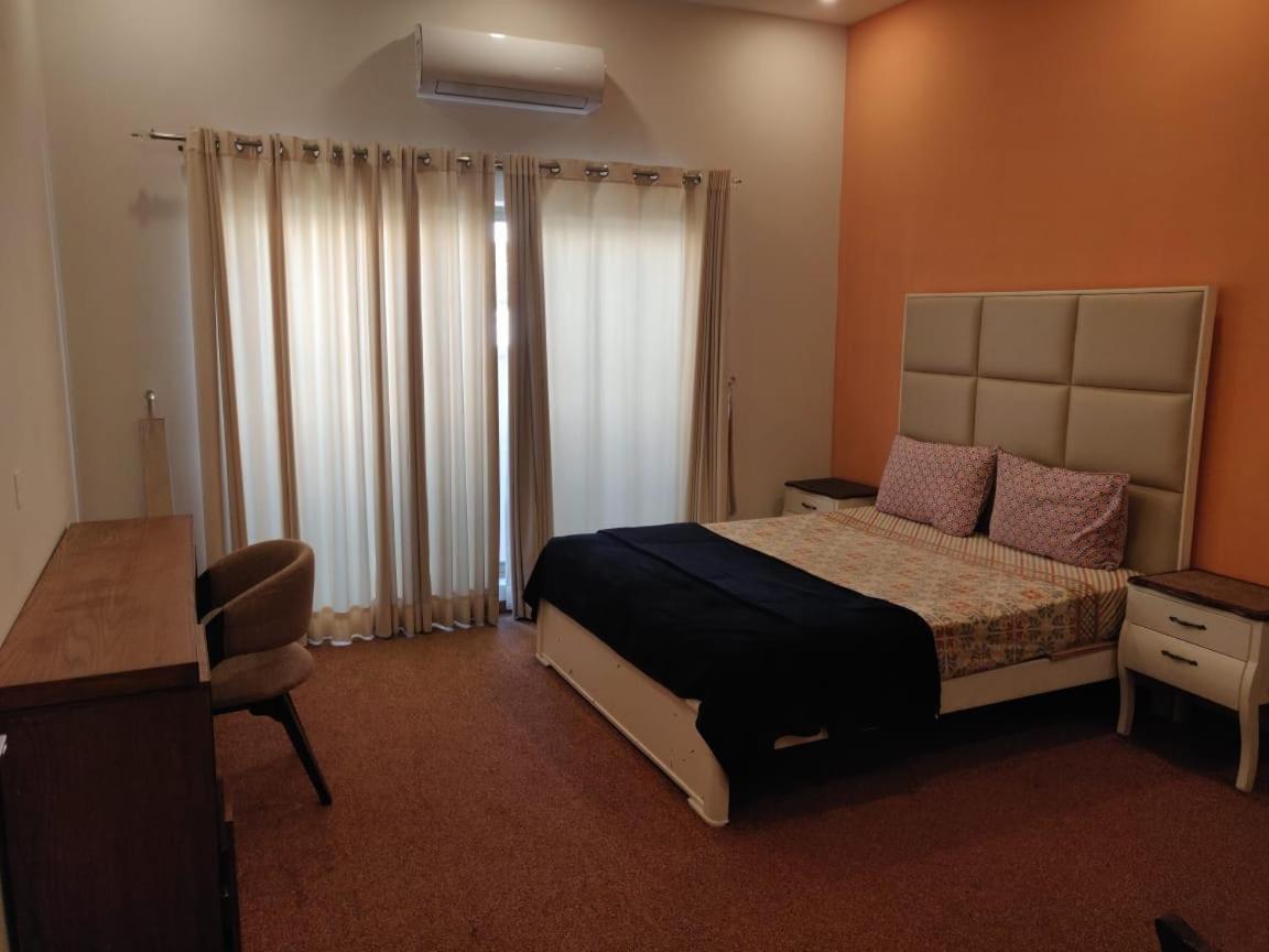 Zaib Guest House E-11 Исламабад Экстерьер фото