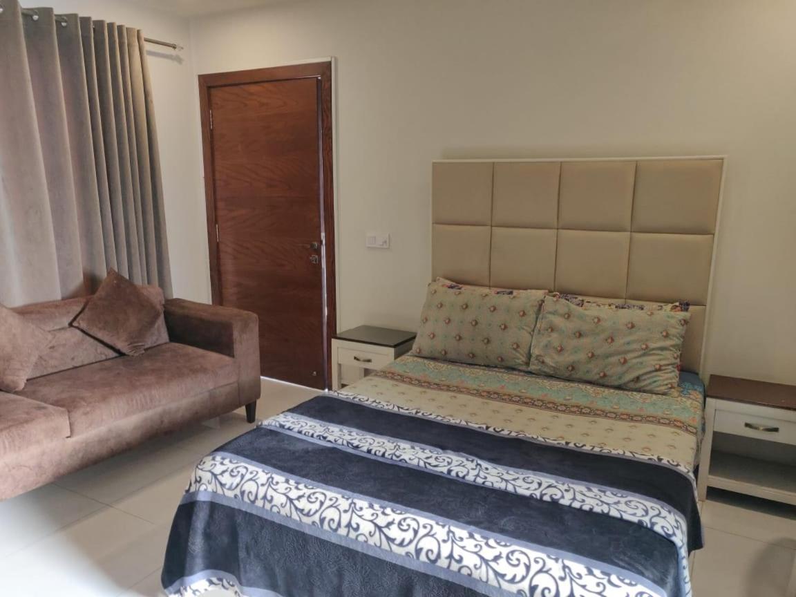 Zaib Guest House E-11 Исламабад Экстерьер фото